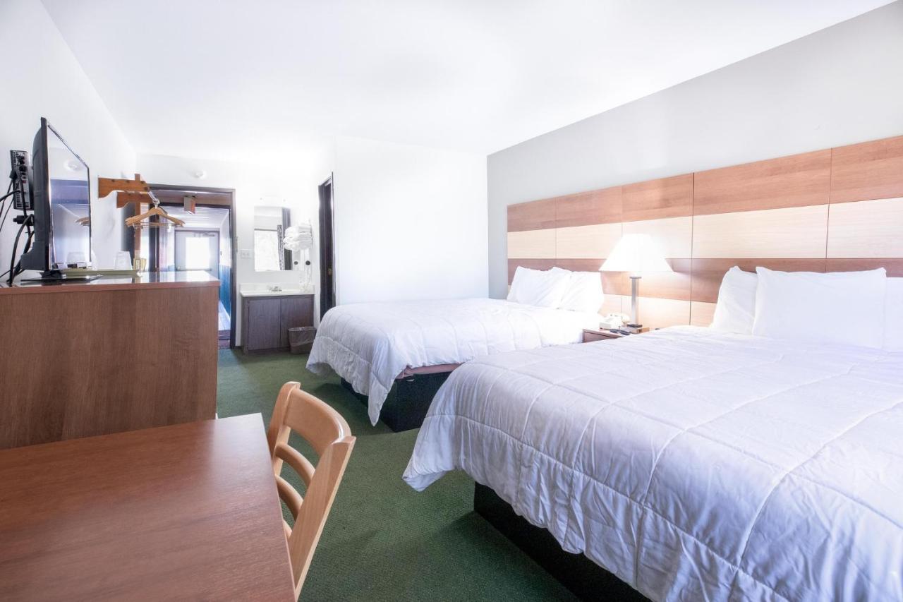 Northwoods Inn & Suites Мінокуа Екстер'єр фото