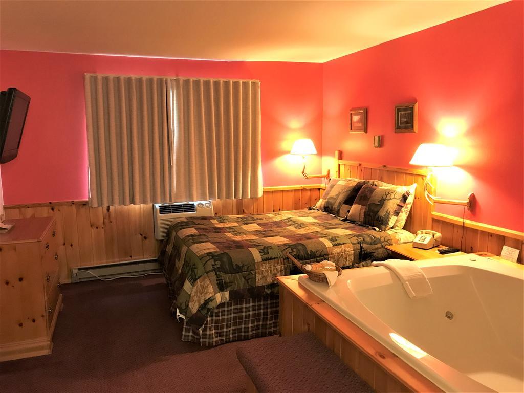 Northwoods Inn & Suites Мінокуа Екстер'єр фото