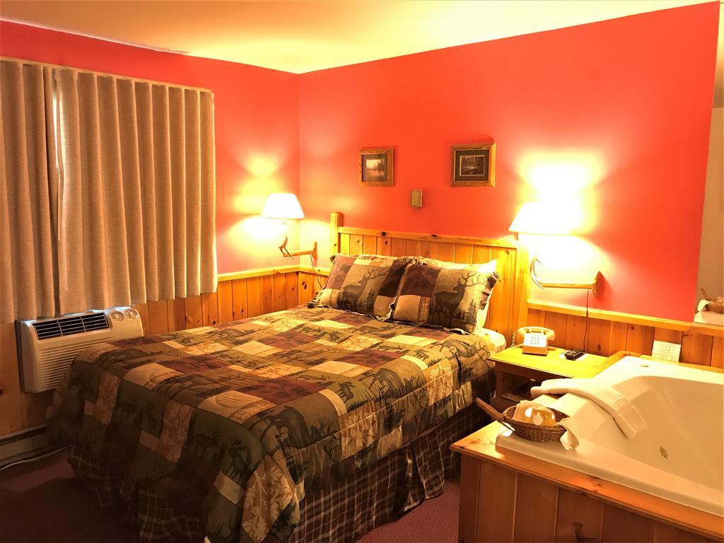 Northwoods Inn & Suites Мінокуа Екстер'єр фото